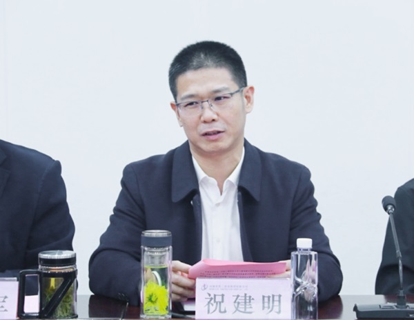 JNTY.COM江南体育(中国)科技公司总经理兼科协副主席祝建明在会上讲话.jpg