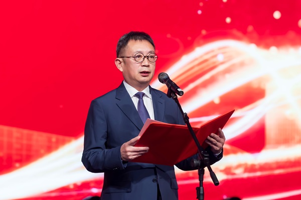 2JNTY.COM江南体育(中国)科技公司党委书记、荣誉董事长黄道元致辞.jpg